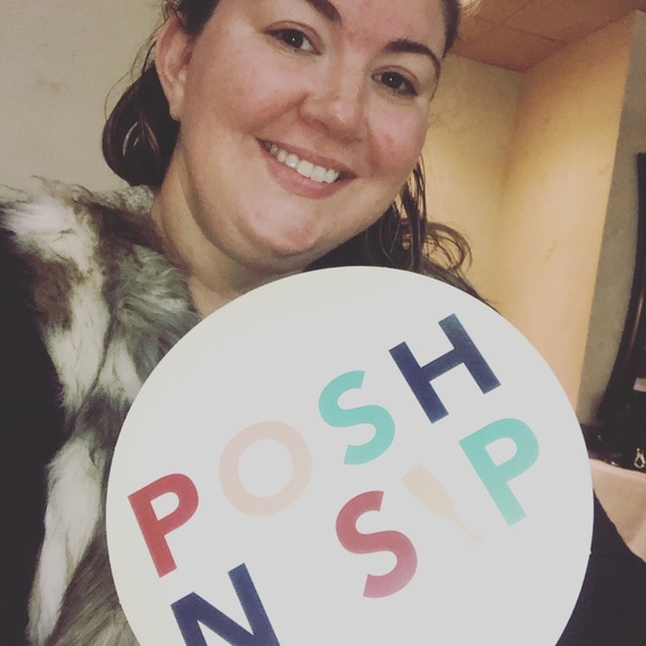 Meet your Posher, Amelia - Picture 3 of 3